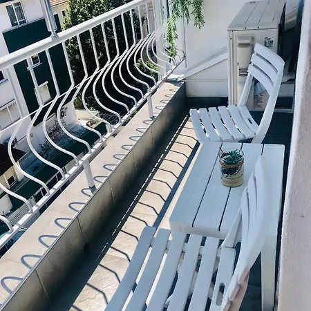 Colorful 1-bdr - Center Of By Flаt Manаger דירה