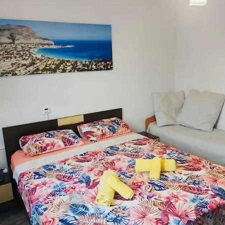 Colorful 1-bdr - Center Of By Flаt Manаger * Burgaz