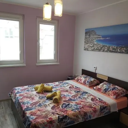 דירה Colorful 1-bdr - Center Of By Flаt Manаger בורגאס